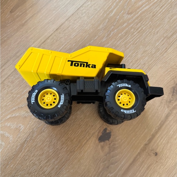 Tonka Retro Metal Yellow and Black Dump Truck Toy - Picture 6 of 6